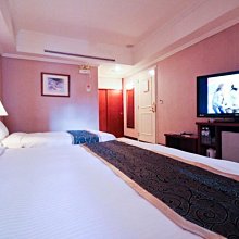 【悠遊網內湖店】非暑假週六+3,400元! 新竹煙波大飯店湖濱館尊榮樓中樓一大床房住宿券(2大+2小早餐)*2特惠價只要 2,250元 歷史價格詳細信息