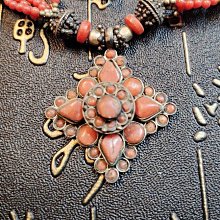 ????????締緣 藏傳 佛教 尼泊爾 西藏 山珊瑚 嘎嗚 銅 鎏銀 墜飾 舍利盒 鏈子 歷史價格詳細信息