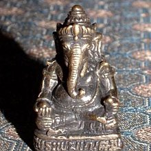 【五輪塔】佛教文物『卍精雕(紅)鴻運當頭觀音墬子卍』和闐羊脂白玉精雕... 歷史價格詳細信息