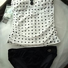 全新 美國品牌 BCBG 超精緻美品 亮麗胭脂紅 柔軟仿羈皮 精美立體手工雕花 外套 M碼 歷史價格詳細信息