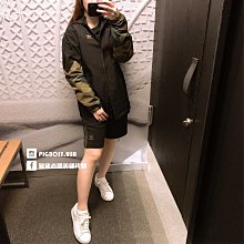 adidas 黑色滑布品牌刺繡logo兩側線條單邊微開衩設計薄款休閒長裙 / 36 歷史價格詳細信息