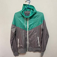 「 二手衣 」 Nike 男版連帽防風外套 M號（藍白紅）95 歷史價格詳細信息