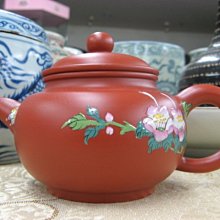 順治爺~w171《早期收藏紫砂壺》大紅朱泥如意套壺（一壺4杯）@7孔.380cc-顧景舟.啜墨看茶@26800元起標 歷史價格詳細信息