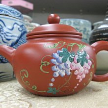 順治爺~w171《早期收藏紫砂壺》大紅朱泥如意套壺（一壺4杯）@7孔.380cc-顧景舟.啜墨看茶@26800元起標 歷史價格詳細信息