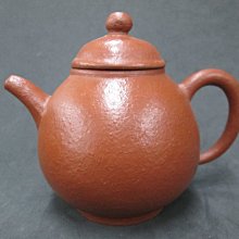 早期梨皮紫砂壺：泥好形美工優~出水順_好泡養~詩句孟臣款~原礦紅泥~水平壺~180cc~值得品茗及收藏 歷史價格詳細信息