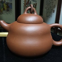 皇室御用精品紫砂館@全手工標準壺.韓鳳英.鋼盔壺..老紅泥.窯燒時代.有新壺跟老壺比較過.才知道泡老壺迷人之處（可以使用信用卡付款）80cc.鋼印落款.高盔帽. 歷史價格詳細信息