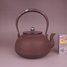 祥雲堂 造.脫蠟鑄造龜甲紋.八角形.三彎提把老鐵壺(866) 歷史價格詳細信息