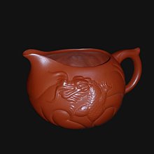 清代豆青堆花花瓶，畫工精美釉色肥潤漂亮，有磕碰修補和沖線見圖 歷史價格詳細信息