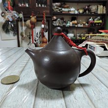 禎安丹雜藝~獅球紫砂壺 紫砂包錫壺浮雕雙龍壺 鑲寶嵌翠 雙龍戲珠 款:邵景南製 清中   (不含座) ~ A款 歷史價格詳細信息