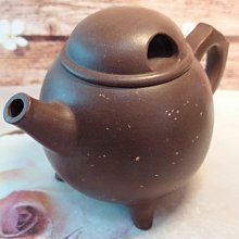 宜興正品 三足裙襬壺 工藝師陸磊全手工製  原礦紫泥320cc 9孔出水順暢. 歷史價格詳細信息