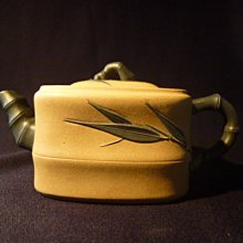 一如宜興紫砂壺底槽清漢方 約280cc 28出水孔刻字畫 民間實力派陶手全手工製作附證書 歷史價格詳細信息