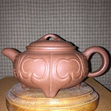 早期紫砂壺: 泥料:老清水泥，壺款:標準水平鬥茶小品款式一組(1壺+1茶盤+4小品茗杯)，免運特價讓藏 歷史價格詳細信息
