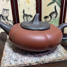 文革雙色扁柿壺，四字「鑰匙中」款 文革雙色扁柿壺蓋有嗑傷介意勿下標 價格比較,價格查詢,歷史價格詳細信息