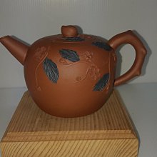 《壺言壺語》壺身刻“清泉石上流 明月松間照”文心 庚午年刻 土胎優工藝優 歷史價格詳細信息