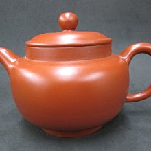 藏寶閣（宜興紫砂） 老茶壺宜興原礦紫砂名家早期吳雲根純手工雲肩如意玉笠壺 Cmhy397 歷史價格詳細信息