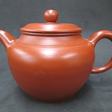 藏寶閣（宜興紫砂） 老茶壺宜興原礦紫砂名家早期吳雲根純手工雲肩如意玉笠壺 Cmhy397 歷史價格詳細信息