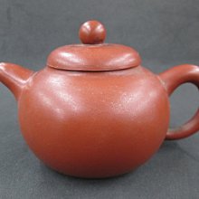 《藏寶閣》22485《早期朱泥題字如意套壺(一壺4杯).9孔.250cc》-顧景舟...＠25000元起標 歷史價格詳細信息