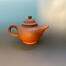 一廠白標期 紫泥調段砂底款:王國芳 容量:260cc@壺藝園 歷史價格詳細信息