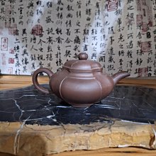 早期六方朱泥壺 多孔出水 土胎好 底印章允公 適合泡高山茶 容量160cc 買到賺到 錯過可惜. 歷史價格詳細信息