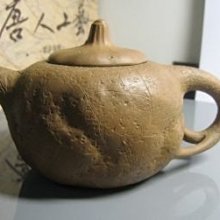 賣1980年四版伍角，5角連號100張一刀，號碼無4,7尾601，99新附收藏盒，隨機出貨,照片重覆使用。 歷史價格詳細信息