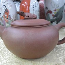 《宜興一廠文革民初壓倉寶茗壺》22086《清水泥.7孔.300cc》肖嬰壺.蜀山陶業.1950元起標 歷史價格詳細信息