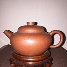 早期紫砂壺---巨輪款式壺，泥料:老朱泥，獨孔出水，空壺容量約150CC 歷史價格詳細信息