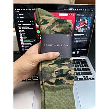 Tommy男S 刺繡 polo (肩寬38 胸寬48 衣長71） 歷史價格詳細信息
