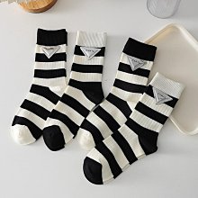 韓版金屬三角縫制裝飾襪子棉個性潮襪純色黑白中筒襪時尚女士長襪 價格比較,價格查詢,歷史價格詳細信息