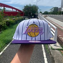 Mitchell & Ness Los Angeles Lakers 84-85 湖人隊 白紫金 球褲 M&N ACS 歷史價格詳細信息