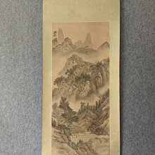 #山水畫， 回流老畫，山水畫，絹本綾裱，尺寸194*47公分裝裱，113*35公分畫心，章款自查，璐璐軸頭，品相如圖所示，等待有緣 古玩 老貨 擺件【董先生】 歷史價格詳細信息
