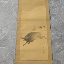 回流老畫，絹本原裱，尺寸179*52公分裝裱，103*39公分畫心，璐璐軸頭，章款自查，品相如圖所示，等待有緣人， 手機無美顏拍照 古玩 老貨 擺件【董先生】 歷史價格詳細信息