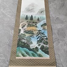 回流山水畫，絹本原裱，尺寸186*43公分裝裱，122*30.5公分畫心，紫水畫押款，陶瓷軸頭，品相如圖所示，等待有緣人， 手機無 古玩 老貨 擺件【董先生】 歷史價格詳細信息