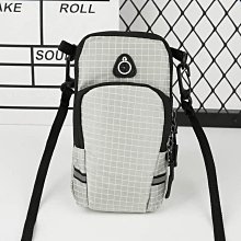 運動包包女2024新款超火時尚斜挎包圓筒包ins休閒水桶包女包 歷史價格詳細信息