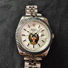 阿聯中東國民品牌Dejavu駝色菱格紋斜背包（杜拜買回，全新轉賣）品牌的靈感來自西班牙潮流，歐洲背景與中東風格和外觀圖案。19*14*5公分 歷史價格詳細信息