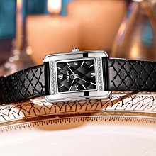 復古輕奢手拿包2024新款時尚百搭單肩斜挎女包壓花手繪三層小方包 歷史價格詳細信息