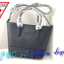 ????????Guess 經典防刮櫻花粉/黑色 woc包 出清價現貨 歷史價格詳細信息