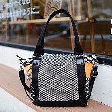 全新Kipling女款新款 Hiphurray L 折疊手提包 。束口袋。藍黑色橫條紋 歷史價格詳細信息