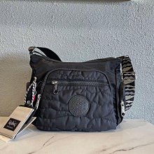 熱銷Kipling K15363 猴子包 黑色 多夾層斜背肩背包 兩側有拉鍊口袋 輕量 防水 限量 明星大牌同款包包 歷史價格詳細信息