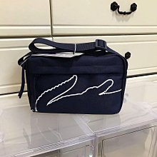 Lacoste 背包 少用極新 歷史價格詳細信息