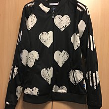二手  ADIDAS  明星款  黑底白愛心  三葉草LOGO 休閒外套　SZ 34 價格比較,價格查詢,歷史價格詳細信息