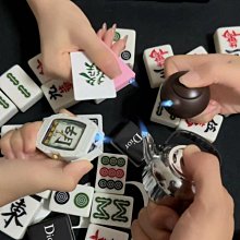 KT 炫彩迷你斜背包 三麗鷗炫彩迷你斜背包 KT迷你斜背包 KT斜背包 三麗鷗 kitty 迷你斜背包 斜背包 卡漫 歷史價格詳細信息