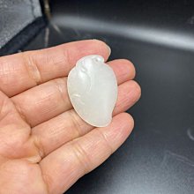 【御寶齋】--｛羊脂原石｝--和闐羊籽玉灑黃皮、質白灑黃沁皮色清爽．．// 廣告價第一標 //I-08 歷史價格詳細信息