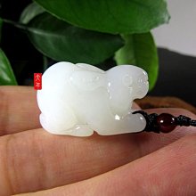 超大幅的油畫真跡有落款 有年份了保存良好 優惠免運費需先付款也可以自取新莊一樓郵局免運費 歷史價格詳細信息