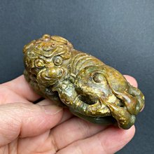 【御寶齋】--｛子岡款玉牌｝--和闐玉、潤澤、雕琢亭台人物、背面詩文．．// 廣告價第一標 // 歷史價格詳細信息