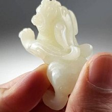 天然和田玉57.5圈口冰種晴水美人條手鐲 57.5*7.9*6.3 送證書 料子冰潤細膩 翡翠 手鐲 收藏【二手】【大唐盛世】-894 歷史價格詳細信息