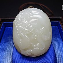 {琳琅玉宇} 和闐青花籽料一馬當先圓雕 歷史價格詳細信息