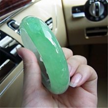 緬甸翡翠子岡牌38.3/23.1/8.3毫米飄果綠意境優美，16533 歷史價格詳細信息