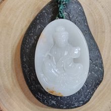 和闐玉~老件 和闐籽料 金皮入沁 白肉 溫潤 美石【金玉滿堂》盤件 約6.3ㄨ3.6ㄨ1.8cm(66g)=A3-337 歷史價格詳細信息