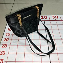 時尚 氣質 黑白手提肩背兩用馬鞍包 背帶長120公分 貨品如新 歷史價格詳細信息