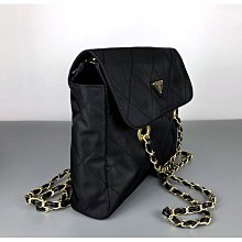 P家 普 拉 達 新品三角標字母胸針 歷史價格詳細信息